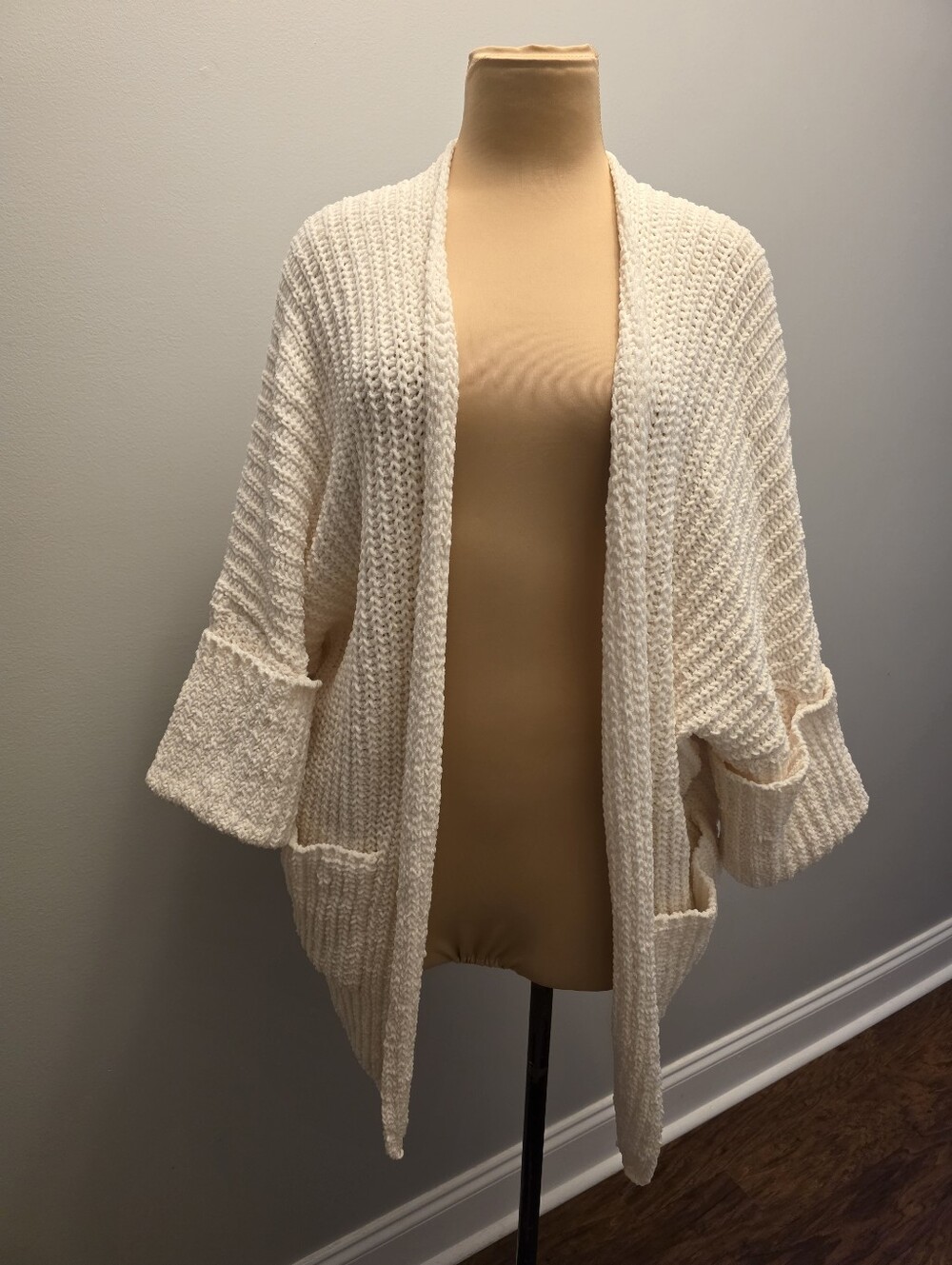 POL Chunky  Cream Colored Knit Cardigan